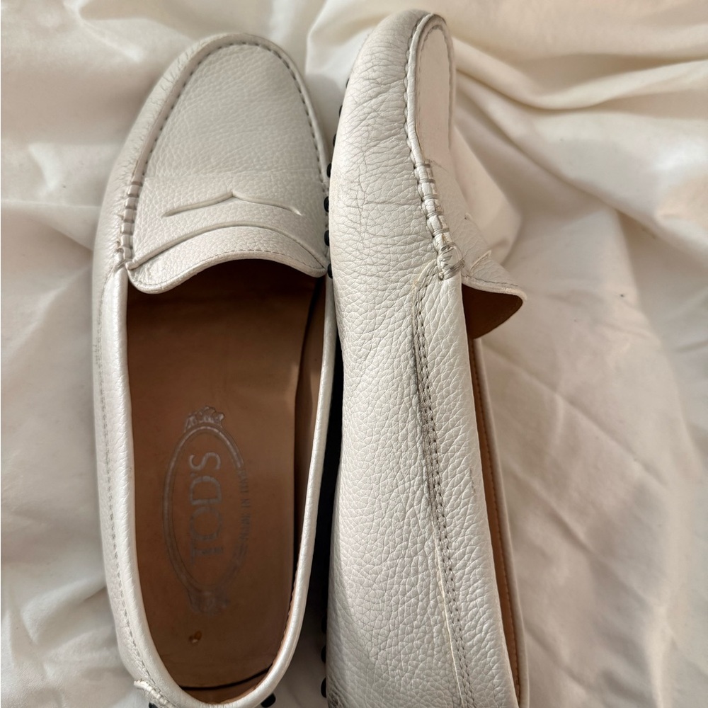 Tod's White Leather Gominno Driving Shoes - Picture 5 of 9